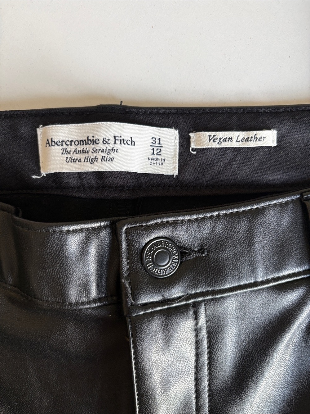 Abercrombie & Fitch The Ankle Straight Ultra High Rise Vegan Leather Pant 31 - Picture 7 of 9